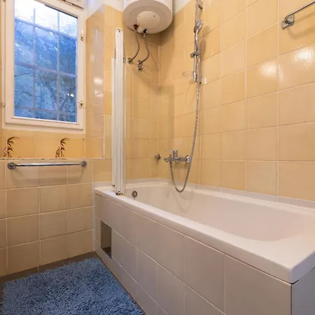 Garina Ii * Veli Lošinj