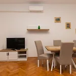 Garina Ii * Veli Lošinj